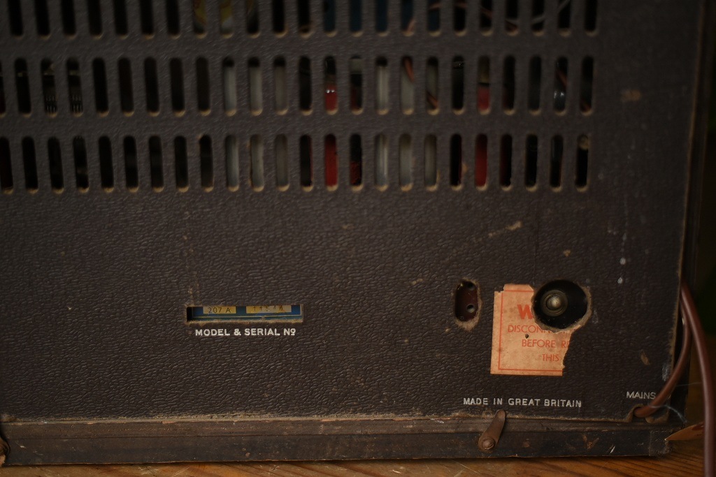 103702 UK　ヴィンテージ　「FERGUSON RADIO CORP LTD 207A」 ラジオ　MADE IN ENGLAND 英国　