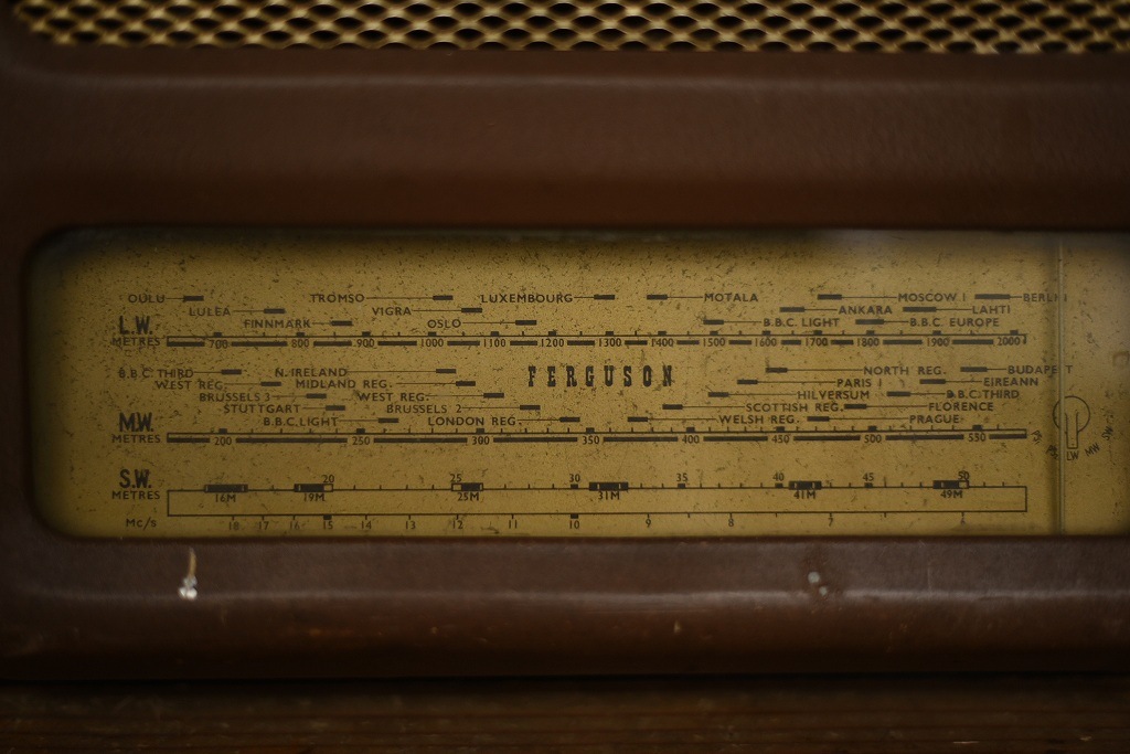 103702 UK　ヴィンテージ　「FERGUSON RADIO CORP LTD 207A」 ラジオ　MADE IN ENGLAND 英国　