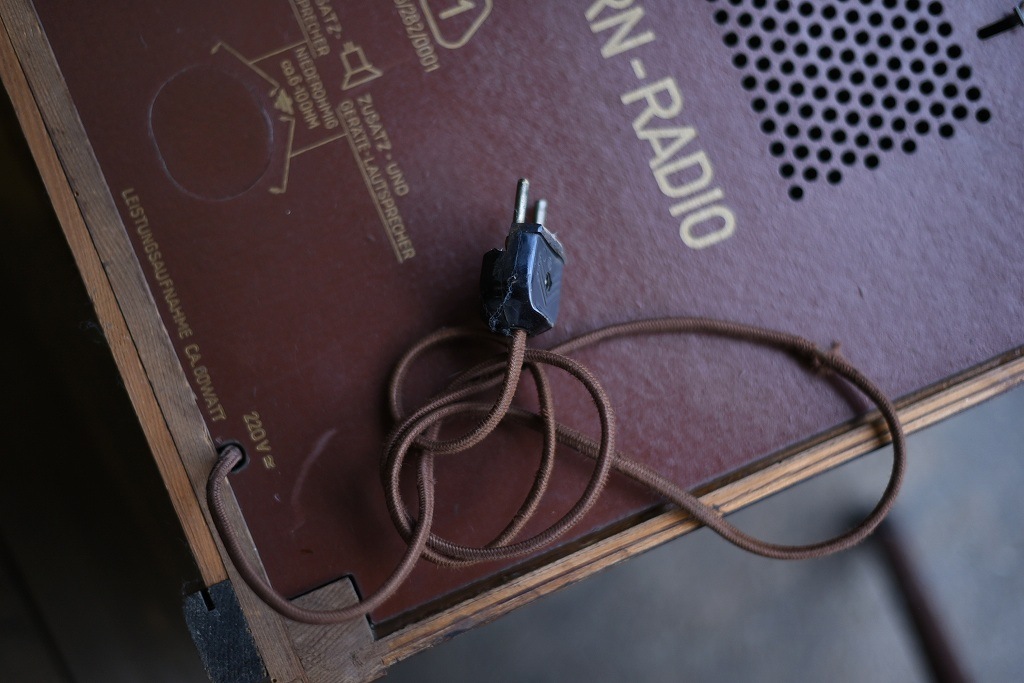 104916 ヴィンテージ　「RFT SUPER 8118/57」　ラジオ　ドイツ製 MADE IN GERMANY