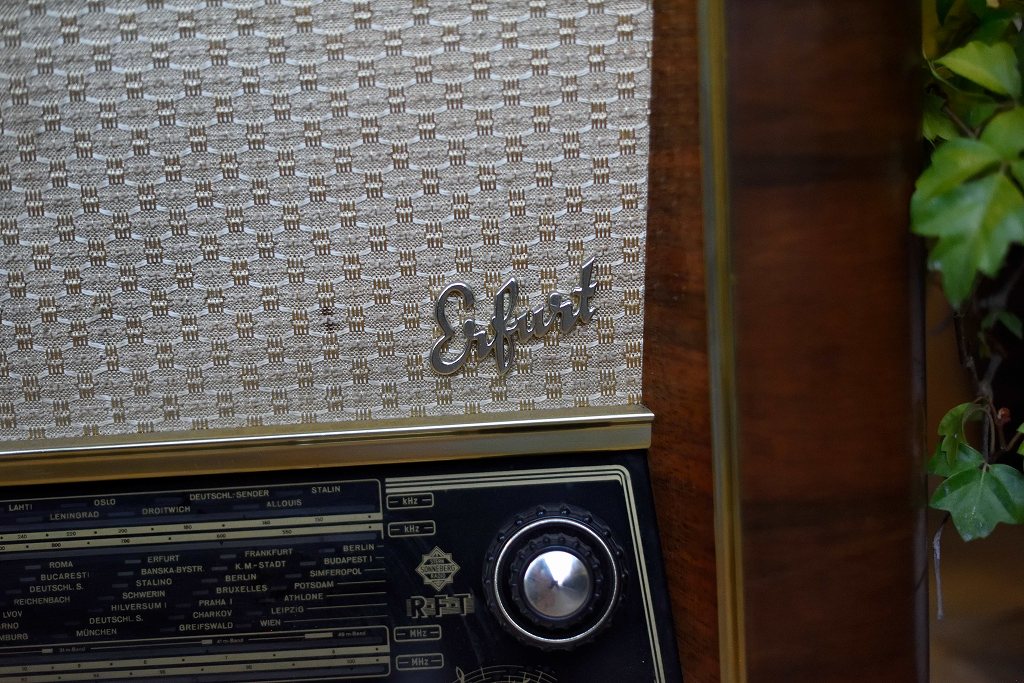 104916 ヴィンテージ　「RFT SUPER 8118/57」　ラジオ　ドイツ製 MADE IN GERMANY