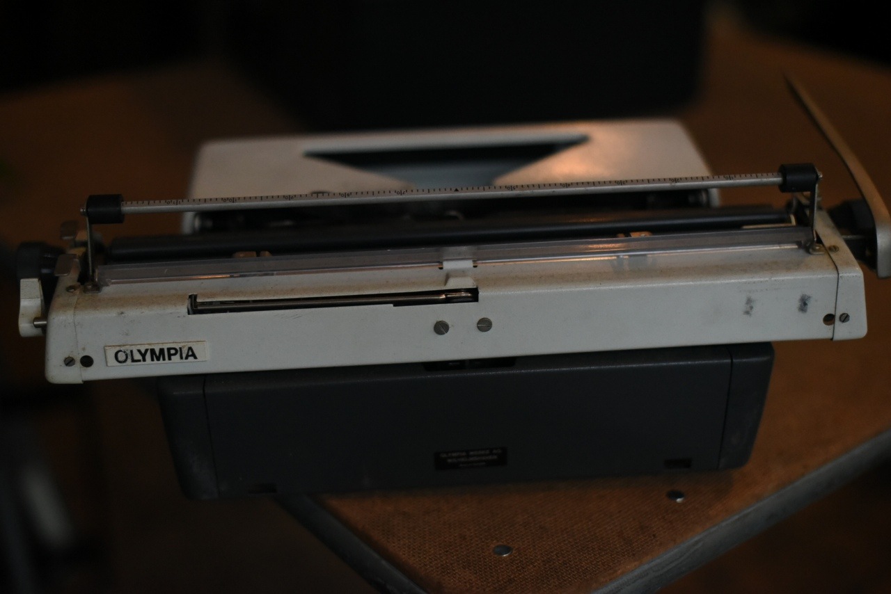 100063 ヴィンテージ タイプライター ドイツ製 「OLYMPIA」
