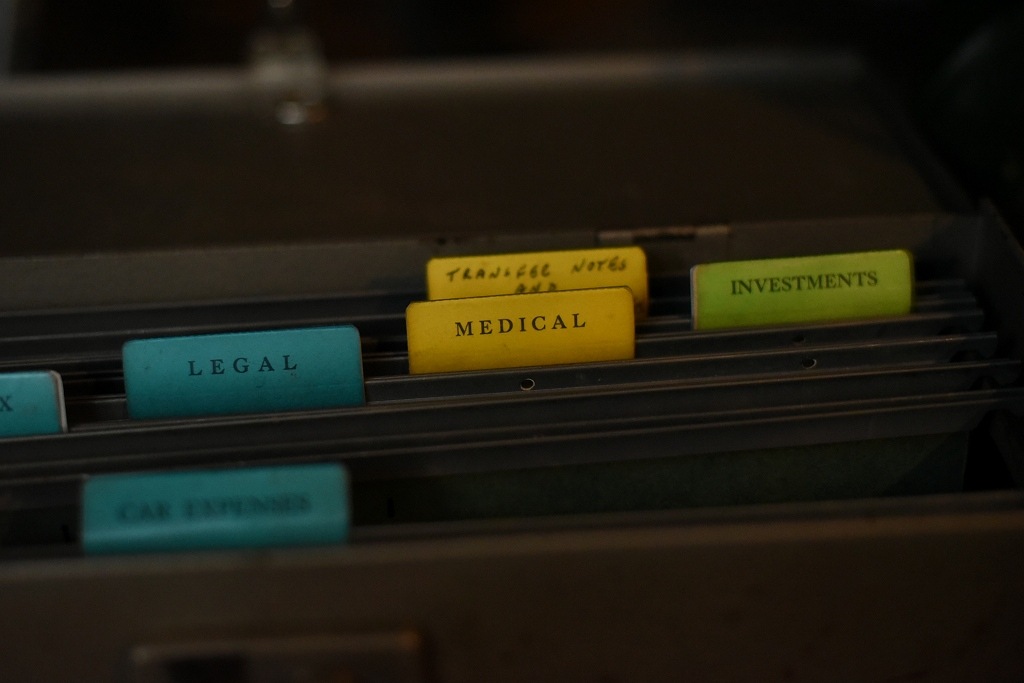 1750 ヴィンテージ メタルキャビネット　スチールボックス　 英国製