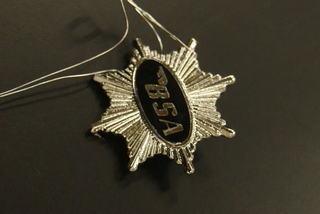 104547 ヴィンテージ 「BSA」 旧車 メタル バッジ エンブレム 英国 MADE IN ENGLAND バッヂ バッチ