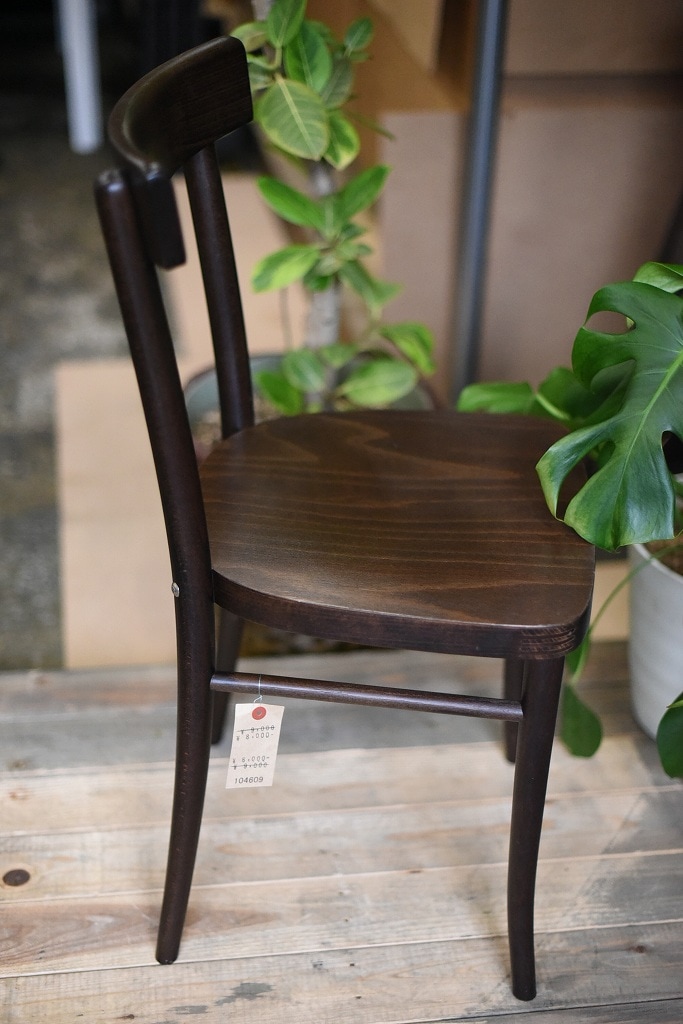 104609 USED TON CHAIR 中古