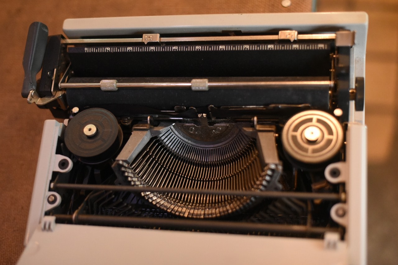 2606 ヴィンテージ タイプライター 「Olivetti DORA