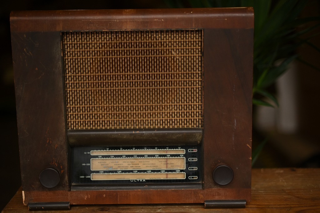 103701 UKヴィンテージ　「ULTRA」 ラジオ　MADE IN ENGLAND 英国　