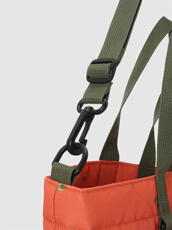 葉っぱに擬態？！かまきりくんレッスンバッグ（絵本袋） オレンジ