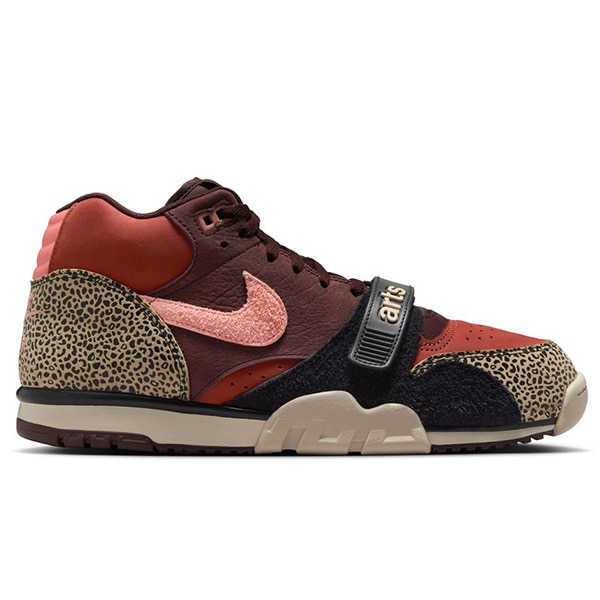 【NIKE SB×Arts-Rec】AIR TRAINER 1 QS カラー：limestone/pink ouartz-earth IF0501-200　ナイキ エスビー エアトレーナー  スケートボード スケボー シューズ 靴 スニーカー SKATEBOARD SHOES