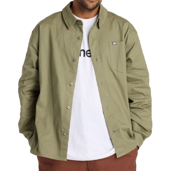 【NEW BALANCE NUMERIC】NB NUMERIC BUTTON UP SHIRTS MT53701 カラー：dark olive (DEK)　ニューバランス ヌメリック シャツ スケートボード スケボー SKATEBOARD
