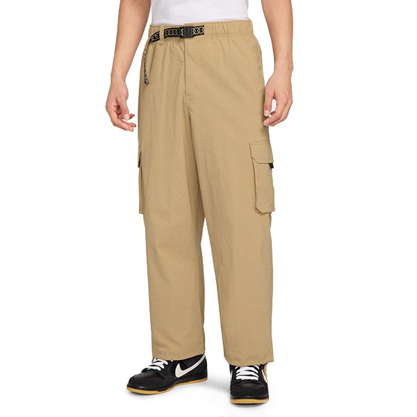 【NIKE SB】DF KEARNY CARGO PANTS カラー:parachute beige/white FV7348-297 ナイキ エスビー パンツ カーゴパンツ スケートボード スケボー SKATEBOARD