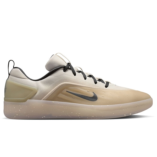 【NIKE SB】 ZOOM NYJAH 4 カラー：desert khaki/dark smoke grey FQ1273-200　ナイキ エスビー ナイジャ・ヒューストン　スケートボード スケボー シューズ 靴 スニーカー SKATEBOARD SHOES