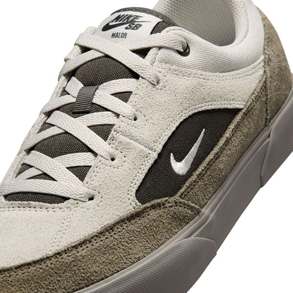 NIKE SB】MALOR カラー：light Bone/light army/newsprint/light Bone