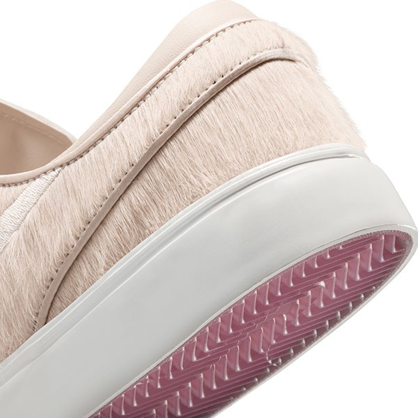 NIKE SB】ZOOM JANOSKI OG＋ SE カラー：pearl white/pearl white