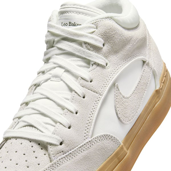 NIKE SB】 REACT LEO カラー：sail/sail-gum light brown IR1889-100