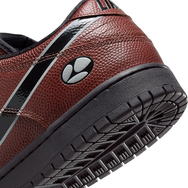 NIKE SB】 DUNK LOW PRO QS カラー： dark pony/black-silver