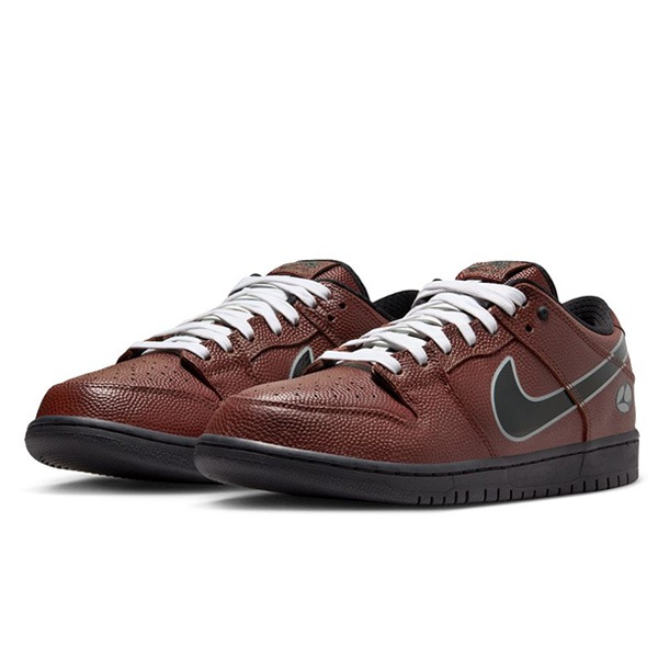 スケートボード Nike SB Dunk Low Pro QS NIKE SB】 DUNK LOW PRO QS カラー： dark pony/black-silver