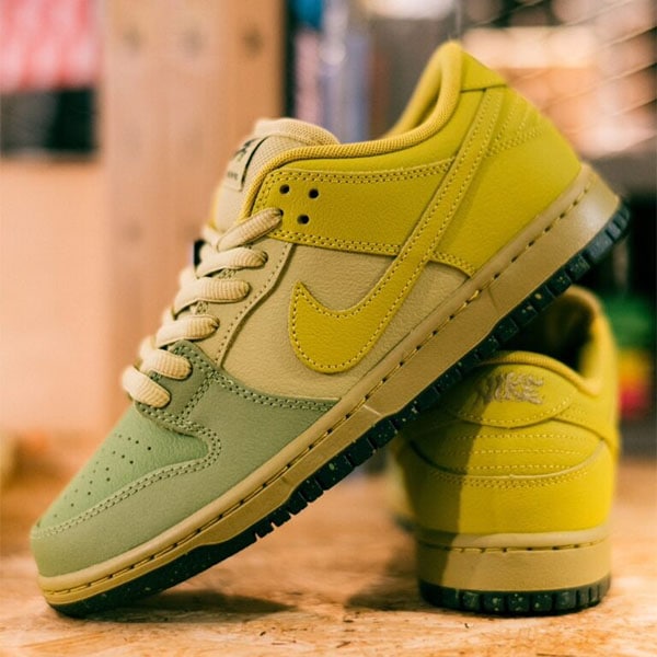NIKE SB】DUNK LOW PRO WC カラー：saffron quartz/saffron quartz