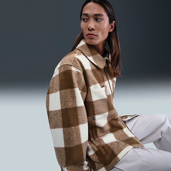 NIKE SB】ESSENTIAL SKATE SHIRTS JACKET カラー：sail/mosswood brown