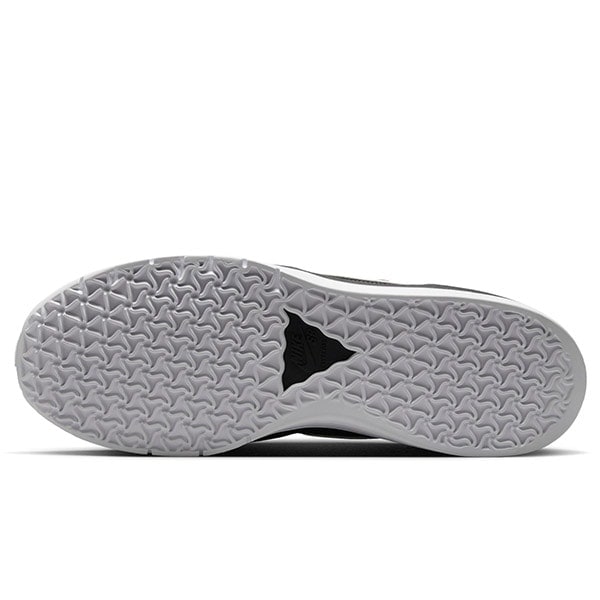 NIKE SB】PS8 カラー：black/black/white/white FV8493-003