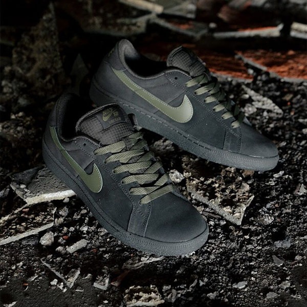【NIKE SB】ZOOM TENNIS CLASSIC カラー：deep pewter/medium olive HF7386-200 　ナイキ エスビー スケートボード スケボー シューズ 靴 スニーカー SKATEBOARD SHOES