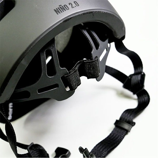 【BERN】NINO 2.0 カラー：matte black バーン ヘルメットキッズ 子供 HELMET プロテクター  スケートボード スケボー SKATEBOARD