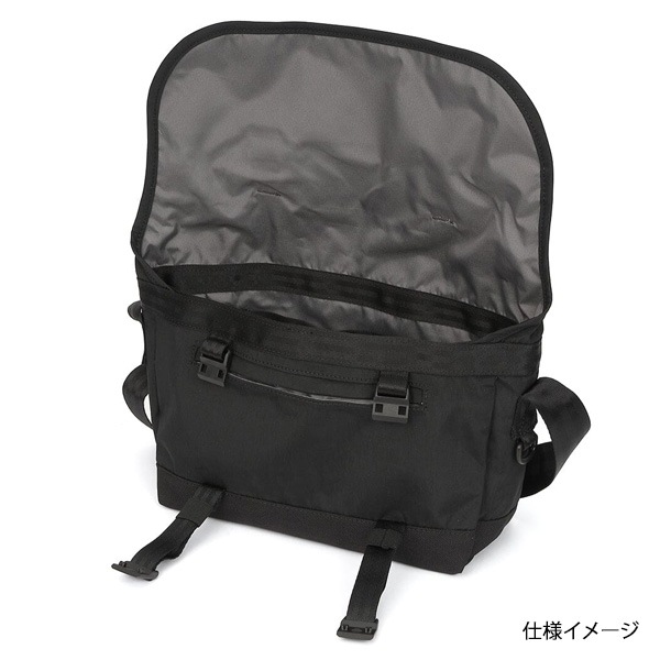CHROME】COURIER FLAP MESSENGER -6L- カラー：moss クローム バッグ