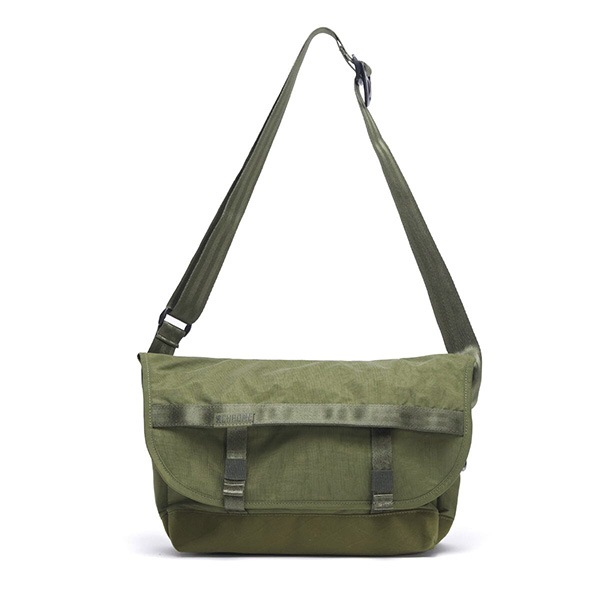 CHROME】COURIER FLAP MESSENGER -6L- カラー：moss クローム バッグ