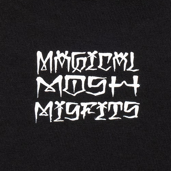 MAGICAL MOSH MISFITS】ドクロとはみ出しものたちTEE black マジカル