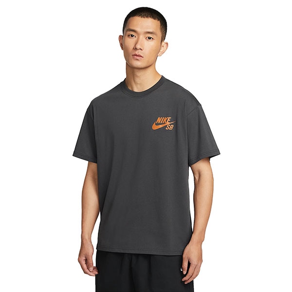 NIKE SB】LOGO SKATEBOARD S/S TEE カラー:dark smoke grey NIKE SB】LOGO SKATEBOARD S/S TEE カラー:dark smoke grey
