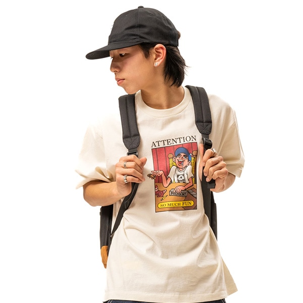 MAGICAL MOSH MISFITS】YUBISUKE CHUDOKU TEE(WASHED BODY) white