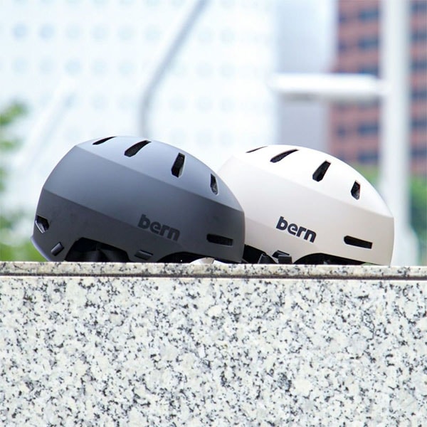 【BERN】MACON 2.0 カラー：matte black/white　バーン ヘルメット HELMET プロテクター スケートボード スケボー SKATEBOARD