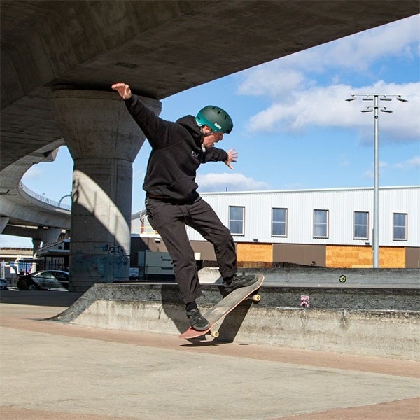 【BERN】MACON 2.0 カラー：matte black/white　バーン ヘルメット HELMET プロテクター スケートボード スケボー SKATEBOARD