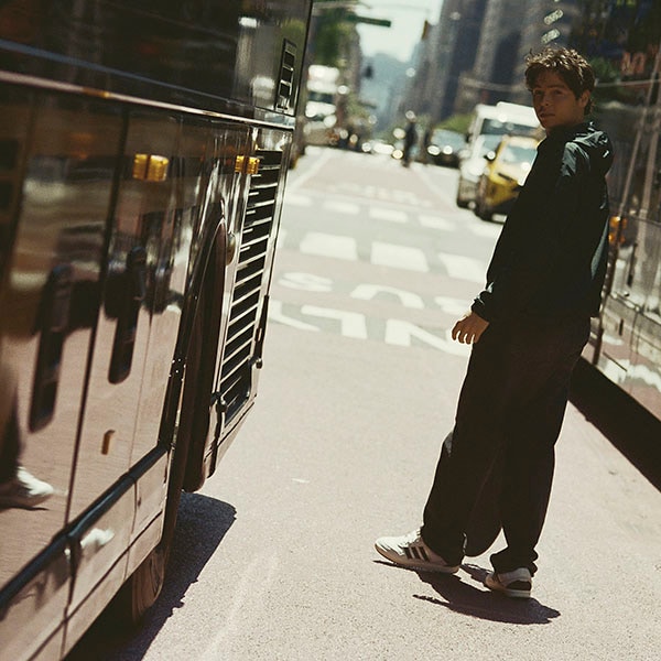 ホワイト ジャケット LIVE WITH HOOPS 南家 back zip sneaker – wjk online store