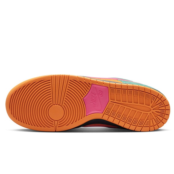 NIKE SB】DUNK LOW PROカラー：green noise/watermelon HQ1625-301