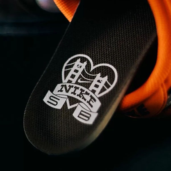 NIKE SB】DUNK LOW PROカラー：safety orange/wolf grey IR1888-800