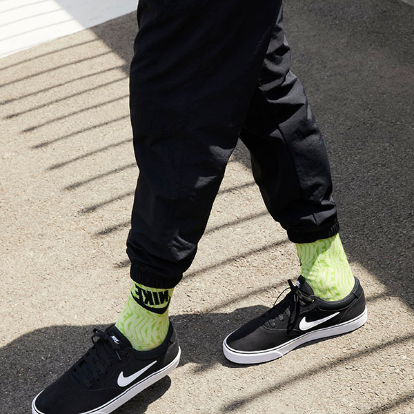Nike SB Charge スケートボードシューズ 000000053187-01-m.jpg?t=