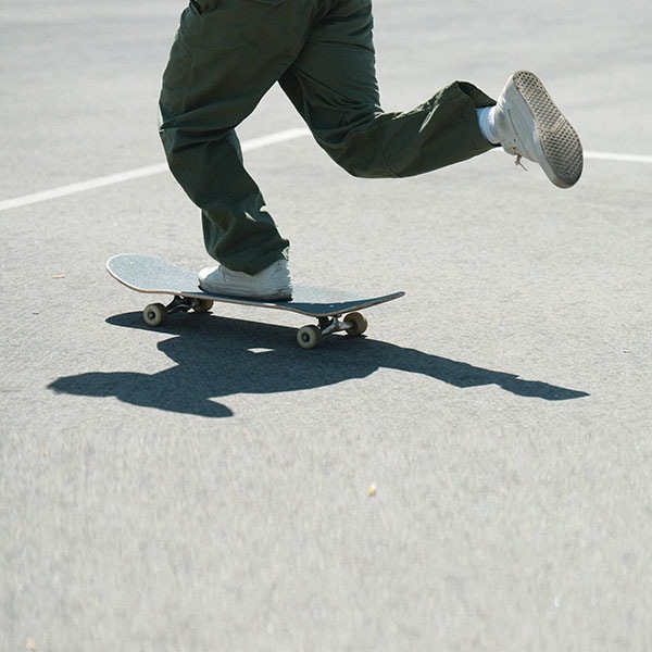 【VANS×Atiba Jefferson】SKATE HAZE CARGO by Atiba Jefferson カラー:pine forest バンズ アティバ・ジェファーソン パンツ カーゴパンツ スケートボード スケボー SKATEBOARD SHOES