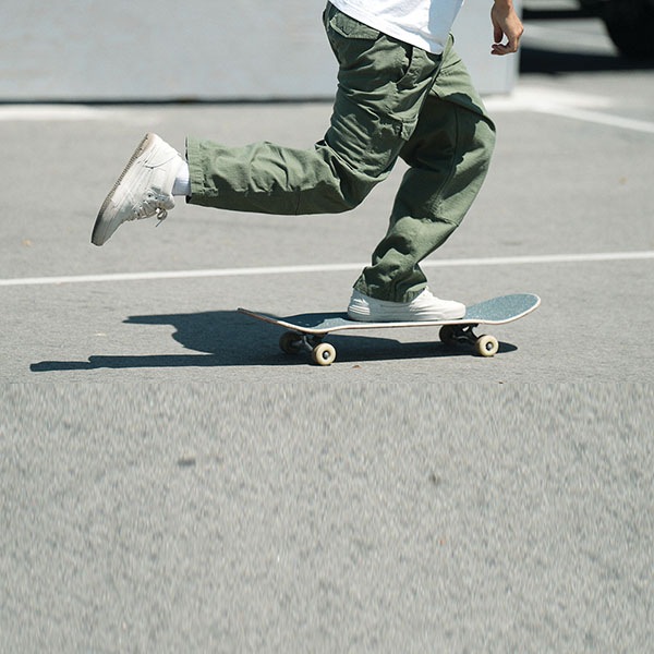 【VANS×Atiba Jefferson】SKATE HAZE CARGO by Atiba Jefferson カラー:pine forest バンズ アティバ・ジェファーソン パンツ カーゴパンツ スケートボード スケボー SKATEBOARD SHOES