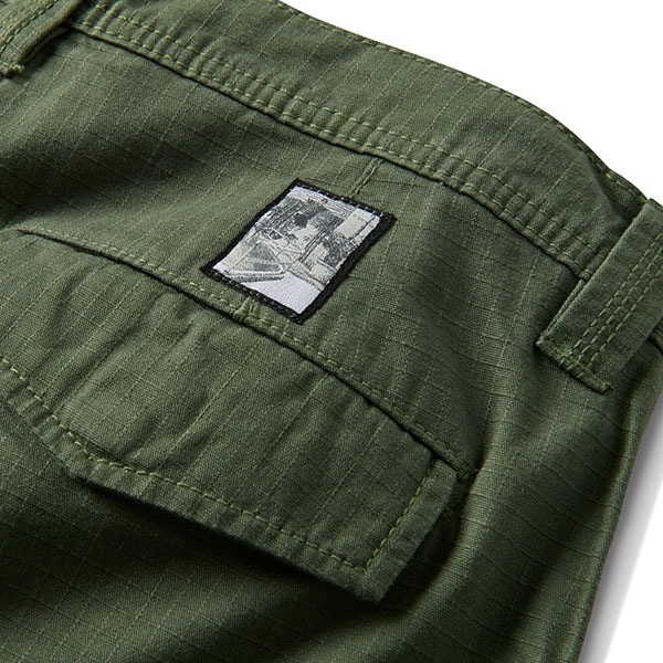 【VANS×Atiba Jefferson】SKATE HAZE CARGO by Atiba Jefferson カラー:pine forest バンズ アティバ・ジェファーソン パンツ カーゴパンツ スケートボード スケボー SKATEBOARD SHOES