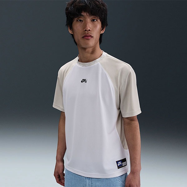 【NIKE SB】Dri-FIT KNIT SKATEBOARD JERSEY カラー：white/light bone HJ2957-100　ナイキ エスビー 半袖 スケートボード スケボー SKATEBOARD