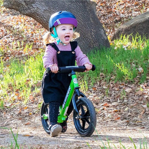 【BERN】NINA カラー：satin red strawberry バーン ヘルメットキッズ 子供 HELMET プロテクター スケートボード スケボー SKATEBOARD