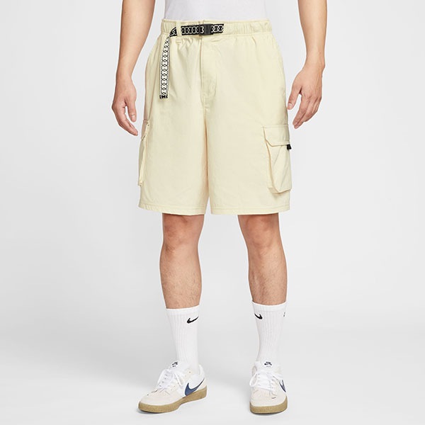 【NIKE SB】Dri-FIT KEARNY CARGO SKATE SHORTS カラー：light khaki/white HJ2909-229　ナイキ エスビー ショーツ ショートパンツ 短パン スケートボード スケボー SKATEBOARD
