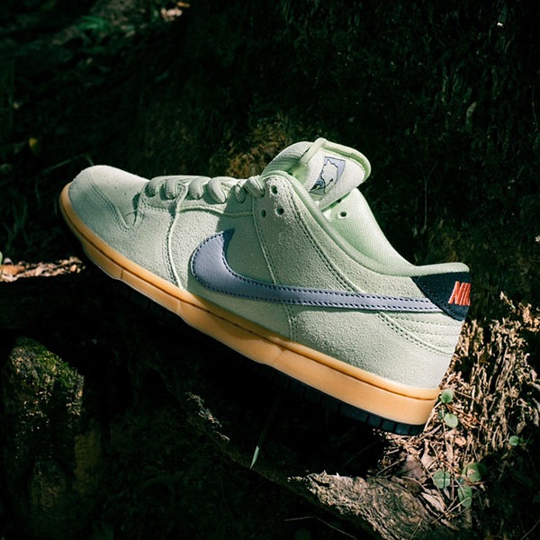 NIKE SB】DUNK LOW PRO PREMIUM カラー： lt liquid lime/wolf