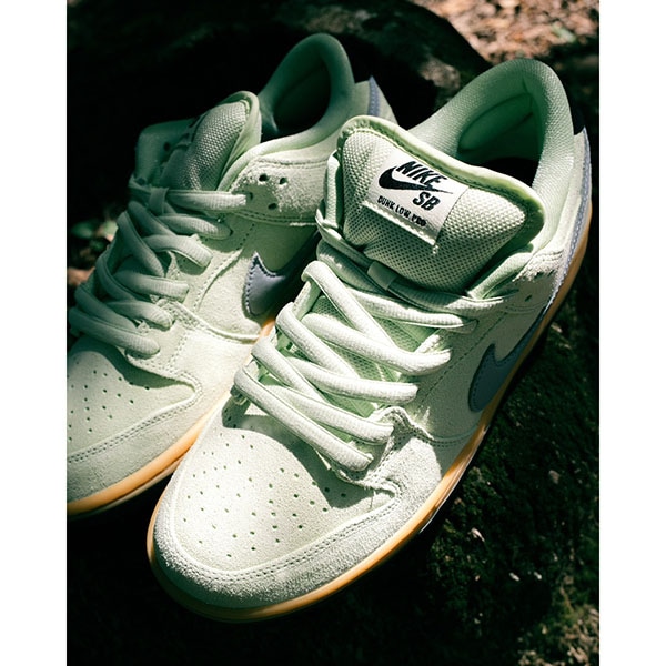 NIKE SB】DUNK LOW PRO PREMIUM カラー： lt liquid lime/wolf