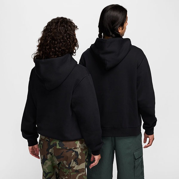 【NIKE SB】ESSENTIAL PULLOVER SKATE HOODIE カラー:black/white FV7352-010 ナイキ エスビー スウェットシャツ トレーナー クルーネック スケートボード スケボー SKATEBOARD