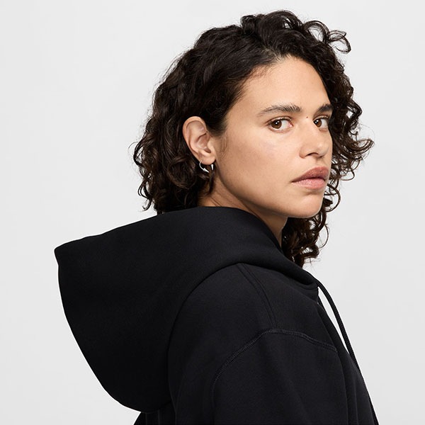 【NIKE SB】ESSENTIAL PULLOVER SKATE HOODIE カラー:black/white FV7352-010 ナイキ エスビー スウェットシャツ トレーナー クルーネック スケートボード スケボー SKATEBOARD