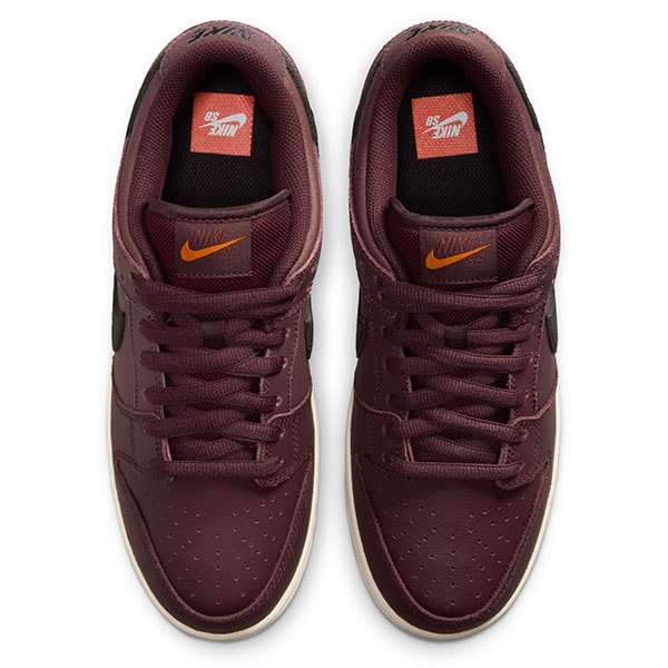 NIKE SB】DUNK LOW PRO ISO “Orange Label” カラー：burgundy crush