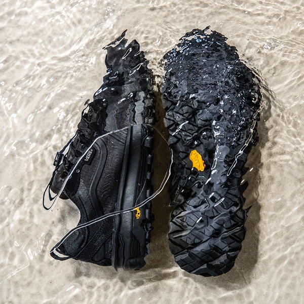 【VANS】CROSSPATH XC GORE-TEX black out　バンズ シューズ 靴 スニーカー SKATEBOARD SHOES