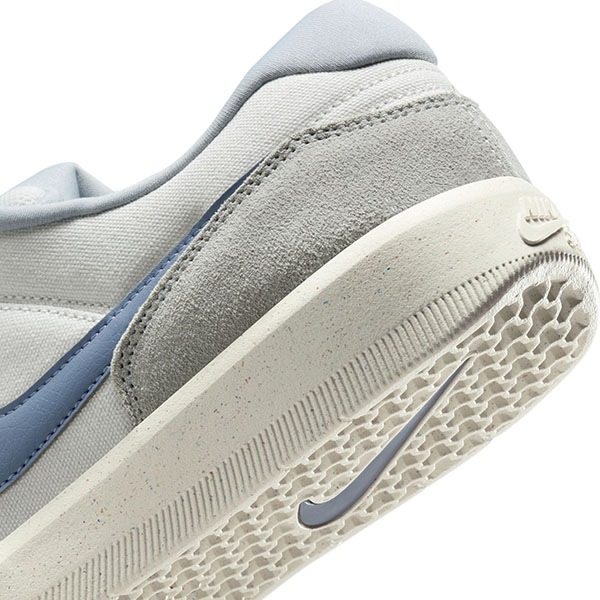 廃盤　NIKE SB スノーゴーグル FADE 袋　ケース　予備セット 締切11/7(火)締切、11/11(土)当選発表】NIKE SB TIGHTBOOTH DUNK