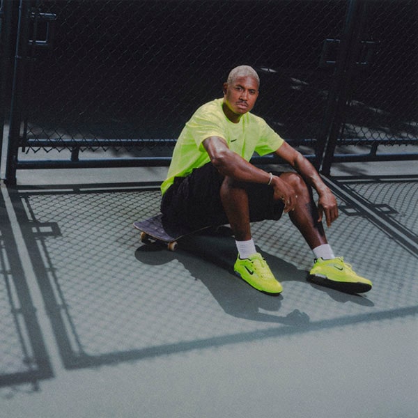 NIKE SB】 AIR MAX ISHOD PREMIUM カラー：volt/black-volt-black